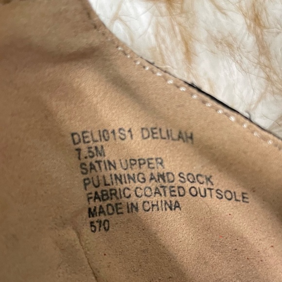 Steve Madden Delilah satin, embroidered heel - Picture 6 of 10